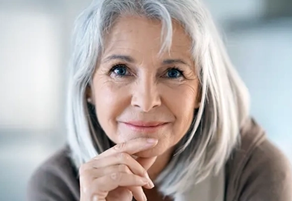 Is it necessary to wear glasses after cataract surgery?